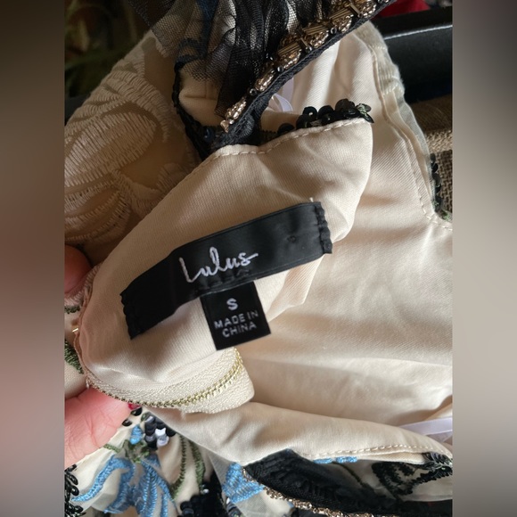 Brand new Lulu’s cocktail dress. Perfect for Christmas Parties! Only worn once - Picture 2 of 6